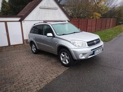 Grau Gebraucht 2004 Toyota RAV4 SUV | 11.500 €