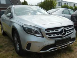 Silber Gebraucht 2018 Mercedes GLA180 Urban SUV | 19.990 € (Guter Preis)