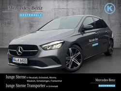 Mountaingrau met. Gebraucht 2024 Mercedes B200 Progressive Van / Kleinbus | 39.990 €