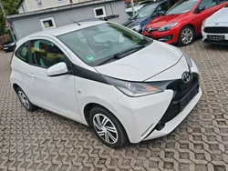 Weiß Gebraucht 2015 Toyota Aygo X-cite Kleinwagen | 6.990 € (Fairer Preis)