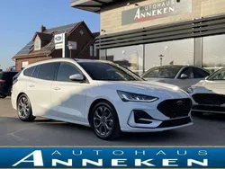 Frost weiã Gebraucht 2024 Ford Focus ST-Line Kombi | 21.950 € (Superpreis)