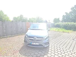 Grau Gebraucht 2023 Mercedes V300 AMG line Van / Kleinbus | 66.400 € (Fairer Preis)