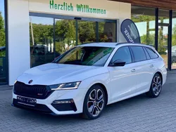 Weiß Gebraucht 2022 Skoda Octavia vRS Kombi | 24.000 € (Fairer Preis)