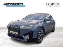 Grau Gebraucht 2023 BMW iX Sport Line SUV | 59.930 € (Etwas zu teuer)