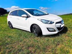 Weiß Gebraucht 2013 Hyundai i30 Kombi | 8.100 € (Fairer Preis)