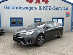 Grau Gebraucht 2016 Toyota Avensis Business Edition Kombi | 6.900 € (Etwas zu teuer)