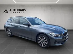 Grau Gebraucht 2020 BMW 330 Sport Line Kombi | 26.890 € (Fairer Preis)
