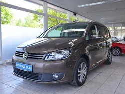 Braun Gebraucht 2014 VW Touran Life Van / Kleinbus | 13.990 € (Etwas zu teuer)