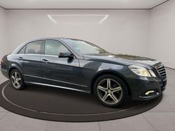 Grau Gebraucht 2010 Mercedes E200 Limousine | 8.000 € (Etwas zu teuer)