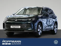 Blau Gebraucht 2024 VW Tiguan Elegance SUV | 46.480 € (Teuer)
