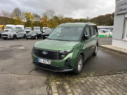 Bursting green Gebraucht 2024 Ford Tourneo Courier Titanium Van / Kleinbus | 22.990 € (Guter Preis)