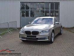 Silber Gebraucht 2015 BMW 750L Sport Line Limousine | 24.950 €