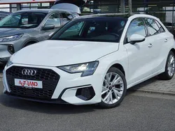 Weiß Gebraucht 2022 Audi A3 S-Line Limousine | 29.490 € (Fairer Preis)