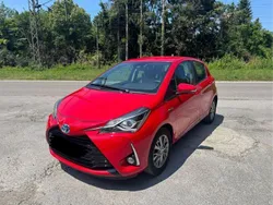 Rot Gebraucht 2017 Toyota Yaris Limousine | 15.000 € (Etwas zu teuer)