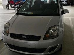 Silber Gebraucht 2008 Ford Fiesta Kleinwagen | 1.500 € (Fairer Preis)