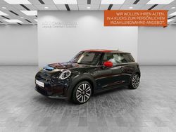 Schwarz Gebraucht 2023 Mini Cooper SE Kleinwagen | 22.111 € (Etwas zu teuer)