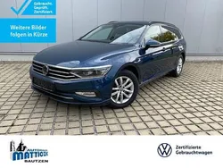 Aquamarinblau metallic (metallic) Gebraucht 2022 VW Passat IQ Drive Kombi | 19.859 € (Etwas zu teuer)