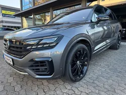 Grau Gebraucht 2019 VW Touareg R-line SUV | 45.934 € (Fairer Preis)