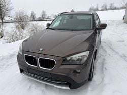 Braun Gebraucht 2010 BMW X1 xLine SUV | 7.990 € (Guter Preis)