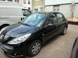 Schwarz Gebraucht 2010 Peugeot 206+ Kleinwagen | 1.999 €