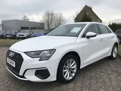 Weiß Gebraucht 2022 Audi A3 Sportback Limousine | 26.990 € (Teuer)