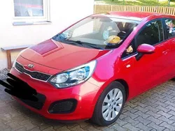 Rot Gebraucht 2013 Kia Rio 2 Kleinwagen | 5.400 € (Guter Preis)