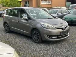 Grau Gebraucht 2013 Renault Scénic III Expression Van / Kleinbus | 2.999 € (Superpreis)