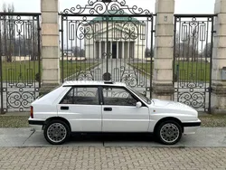 Weiß Gebraucht 1988 Lancia Delta Limousine | 36.500 €