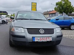 Grau Gebraucht 2002 VW Passat Comfortline Limousine | 1.500 € (Fairer Preis)