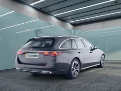 Grau Gebraucht 2023 Mercedes E220 Kombi | 49.520 € (Etwas zu teuer)