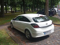 Weiß Gebraucht 2009 Opel Astra GTC Coupé | 2.000 € (Fairer Preis)