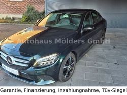 Grün smaragdgrünmetallic metallic Gebraucht 2018 Mercedes C180 Avantgarde Limousine | 21.950 € (Fairer Preis)