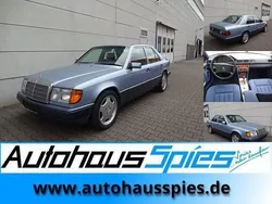Blau Gebraucht 1990 Mercedes E260 Limousine | 4.990 €