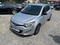 Silber Gebraucht 2014 Hyundai i20 Style Kleinwagen | 6.490 € (Fairer Preis)