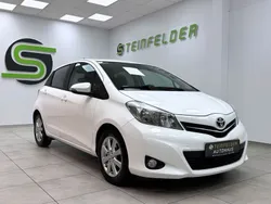 Weiß Gebraucht 2014 Toyota Yaris Edition Limousine | 7.990 € (Etwas zu teuer)