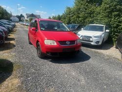 Rot Gebraucht 2004 VW Touran Trendline Van / Kleinbus | 1.199 € (Superpreis)