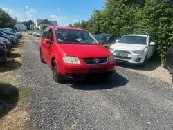 Rot Gebraucht 2004 VW Touran Trendline Van / Kleinbus | 1.799 € (Fairer Preis)