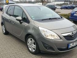 Braun Gebraucht 2010 Opel Meriva Design Edition Van / Kleinbus | 3.000 € (Superpreis)