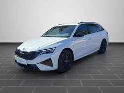 Moonweiß perleffekt (metallic) Gebraucht 2025 Skoda Octavia RS Limousine | 39.990 € (Fairer Preis)