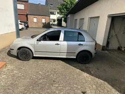 Silber Gebraucht 2007 Skoda Fabia Kleinwagen | 1.850 € (Fairer Preis)