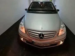 Grau Gebraucht 2005 Mercedes B200 Van / Kleinbus | 3.300 € (Guter Preis)