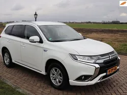 Weiß Gebraucht 2020 Mitsubishi Outlander P-HEV SUV | 16.334 € (Guter Preis)