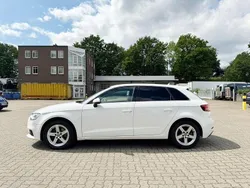Weiß Gebraucht 2016 Audi A3 Sportback Sport Limousine | 11.450 € (Guter Preis)