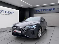 Grau Gebraucht 2024 Audi Q8 e-tron Advanced SUV | 67.950 € (Etwas zu teuer)