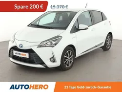 Super pure white ii Gebraucht 2018 Toyota Yaris Hybrid Club Limousine | 15.170 € (Fairer Preis)