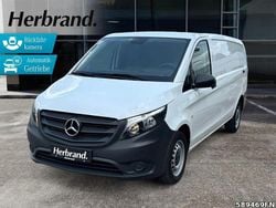 Weiß Gebraucht 2024 Mercedes Vito Van / Kleinbus | 34.760 € (Fairer Preis)