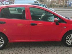Rot Gebraucht 2009 Fiat Punto Kleinwagen | 1.800 €