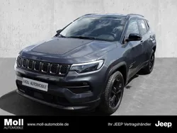 Grau Gebraucht 2022 Jeep Compass Limited SUV | 32.990 € (Teuer)