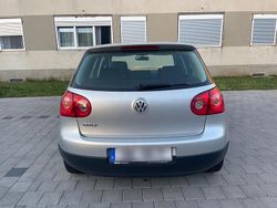 Grau Gebraucht 2004 VW Golf IV Comfortline Limousine | 2.500 € (Etwas zu teuer)