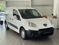 Weiß Gebraucht 2011 Peugeot Partner Comfort plus Van / Kleinbus | 4.990 € (Fairer Preis)